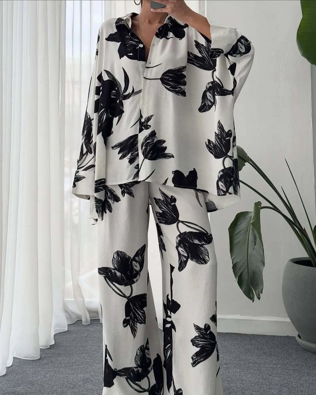VELISSIA™ | Oversized Floral Set – Relaxed Elegance